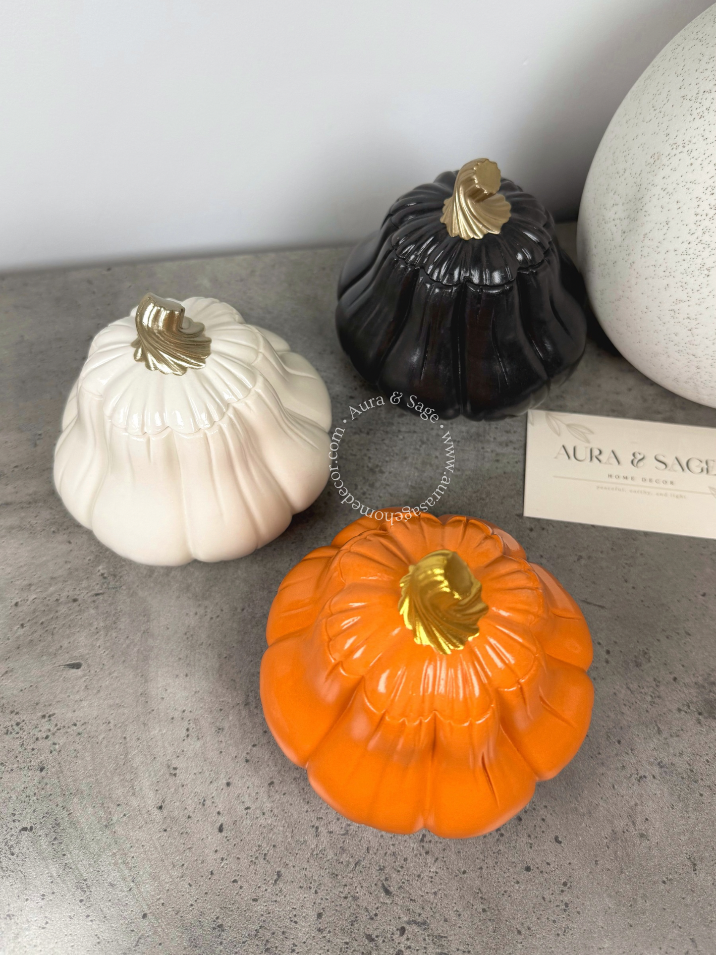 Tall Curved Pumpkin | Scented Coconut-Soy Wax Candle