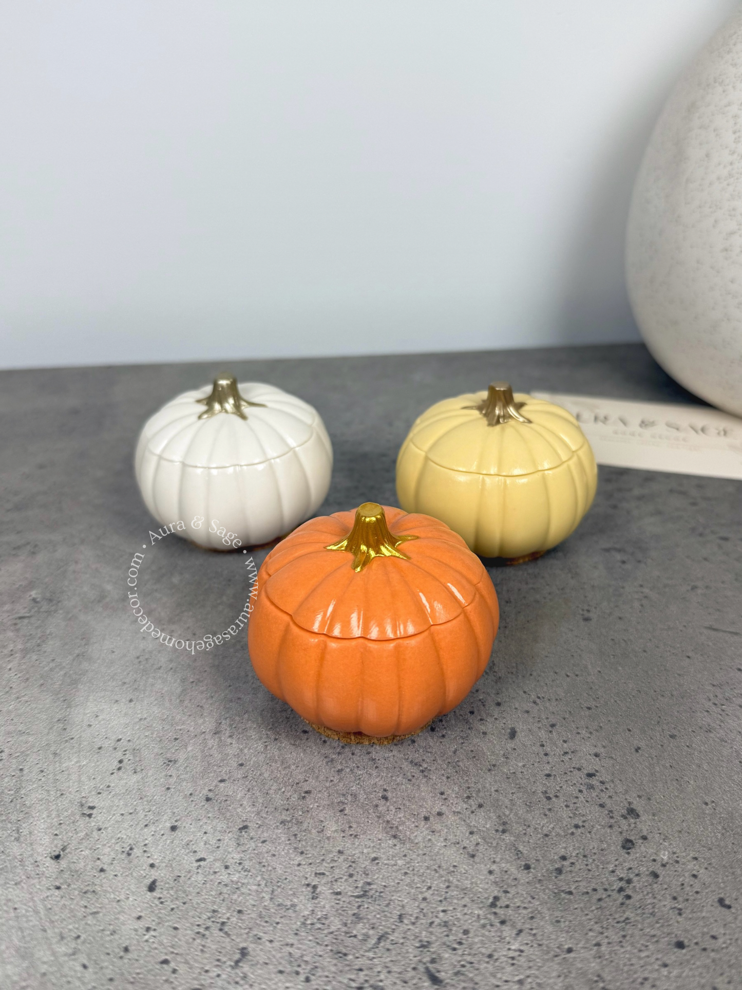 Petite Glow Pumpkin | Scented Coconut-Soy Wax Candle