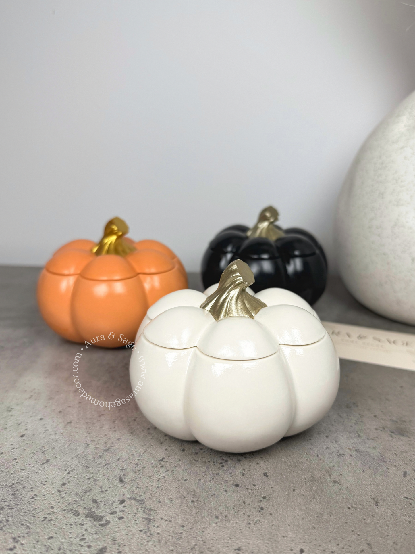 Baby Boo Pumpkin | Scented Coconut-Soy Wax Candle