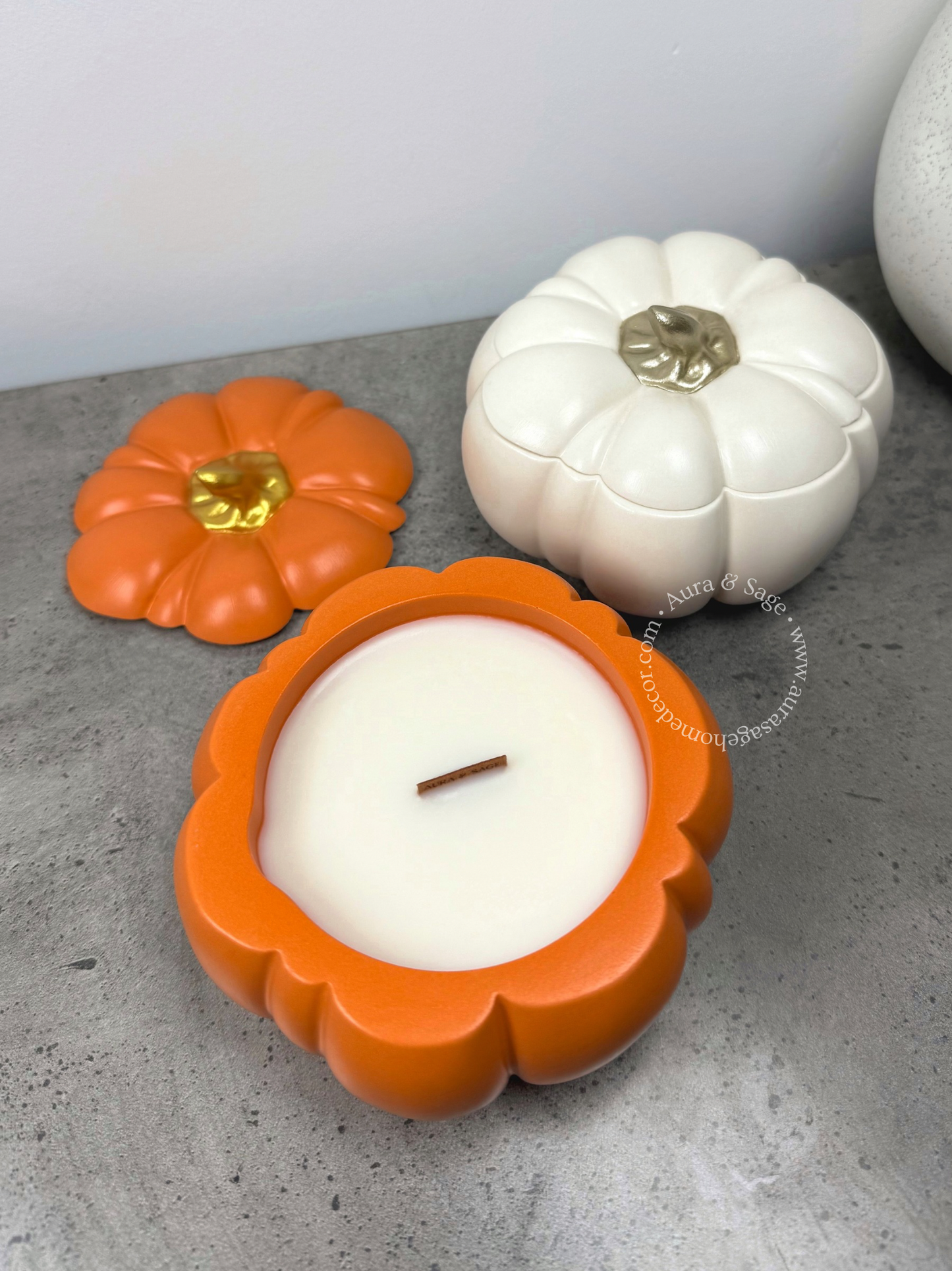 Mega Velvet Pumpkin | Scented Coconut-Soy Wax Candle