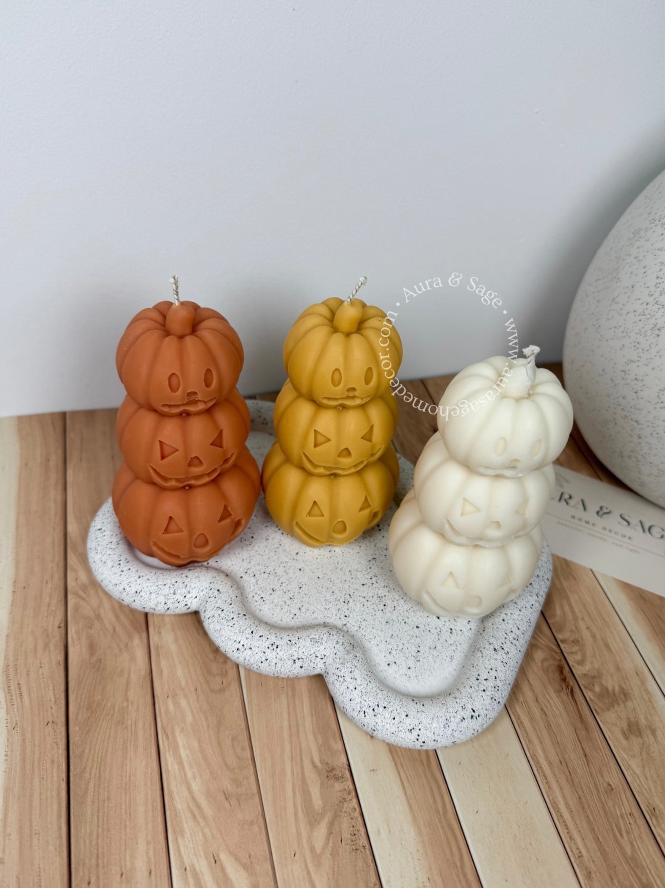 Three-tiered Halloween Pumpkins Column Soy Candle