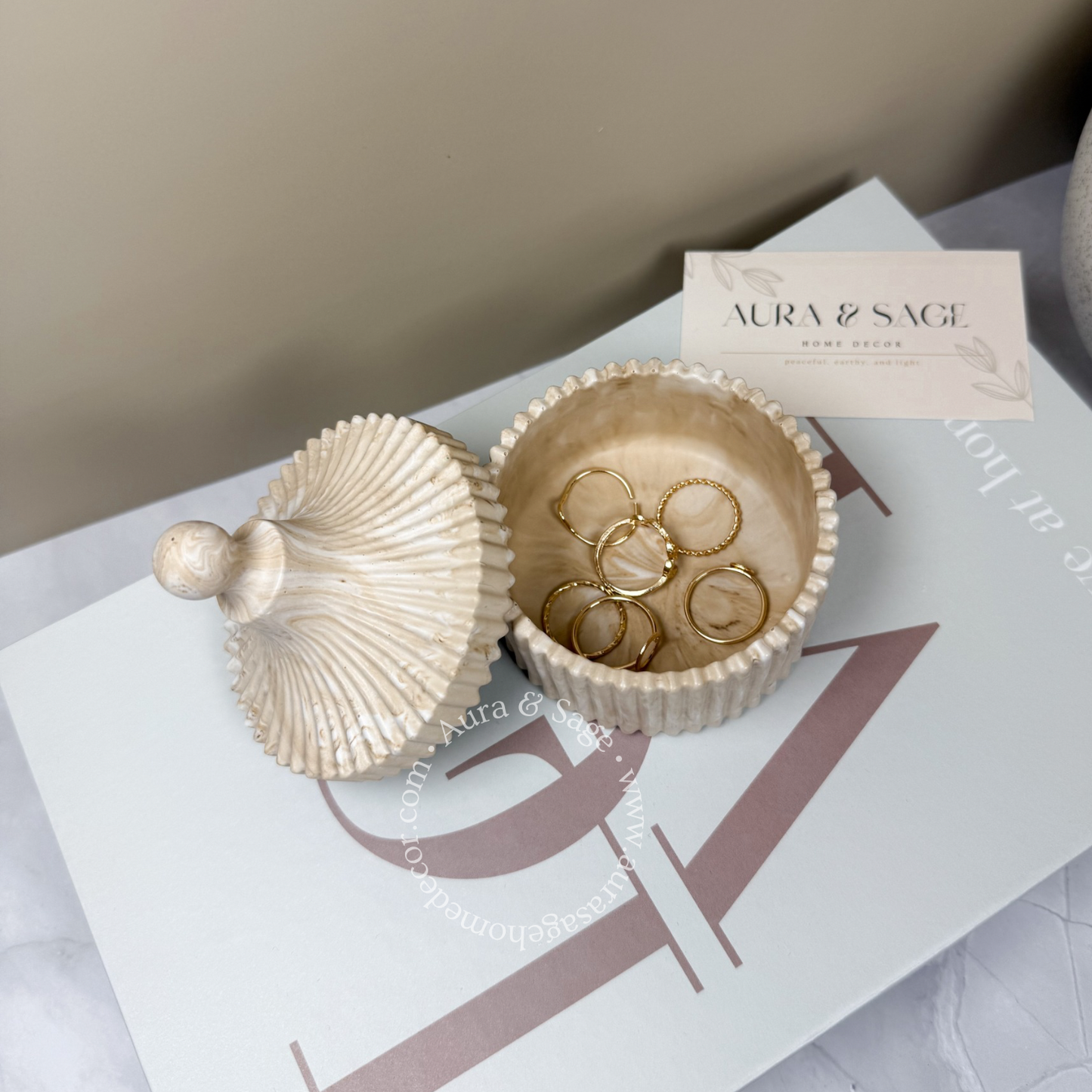 Ribbed Jewelry Jar with Pointed Lid